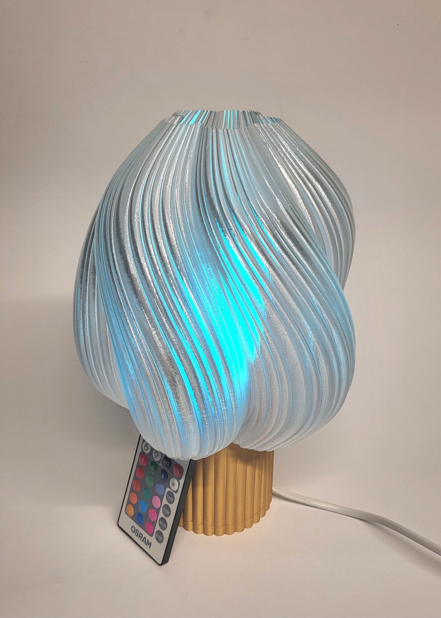 Namizna lučka Cremor